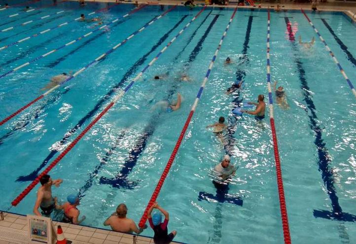 La natación como instrumento de inclusión para jóvenes con discapacidades físicas