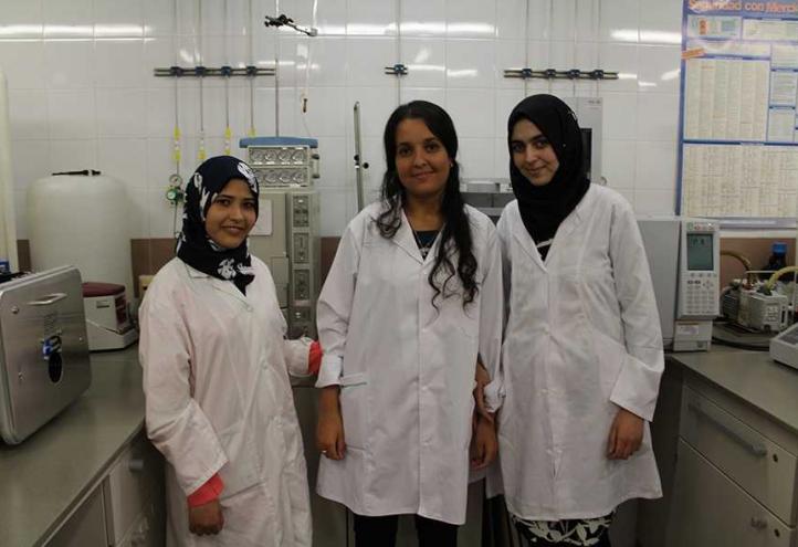 Estudiantes de doctorado, de la Mustapha Stambouli (Argelia), investigan sobre aceites esenciales en la UCAM