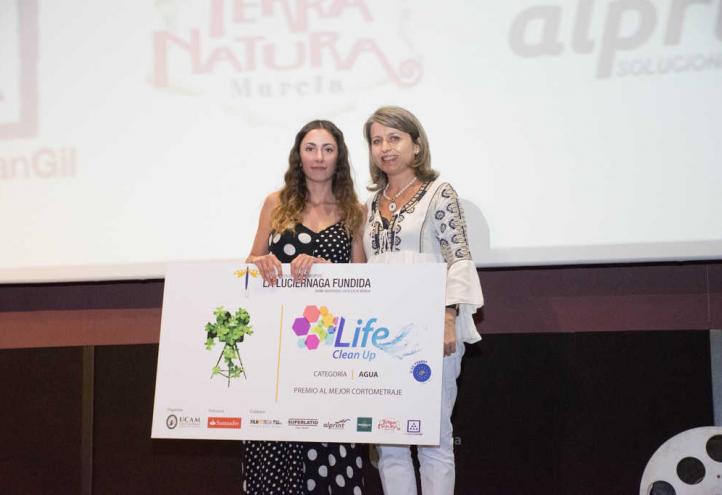 El proyecto Life Clean Up concede uno de los premios del festival La Luciérnaga Fundida