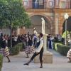 Un grupo del Conservatorio Superior de Danza de Madrid 'María de Ávila' han actuado en el claustro del Monasterio de Los Jerónimos.