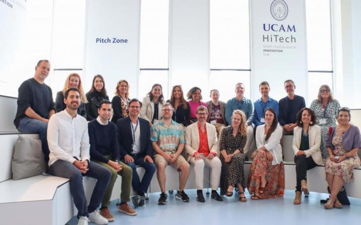 Foto grupal de  la red de investigadores  INDcor en UCAM HiTech