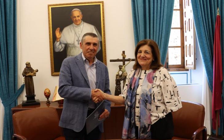  María Dolores García, presidenta de la UCAM, y Adolfo García Albaladejo, presidente de Fundación Ingenio, han rubricado la creación de la nueva cátedra.