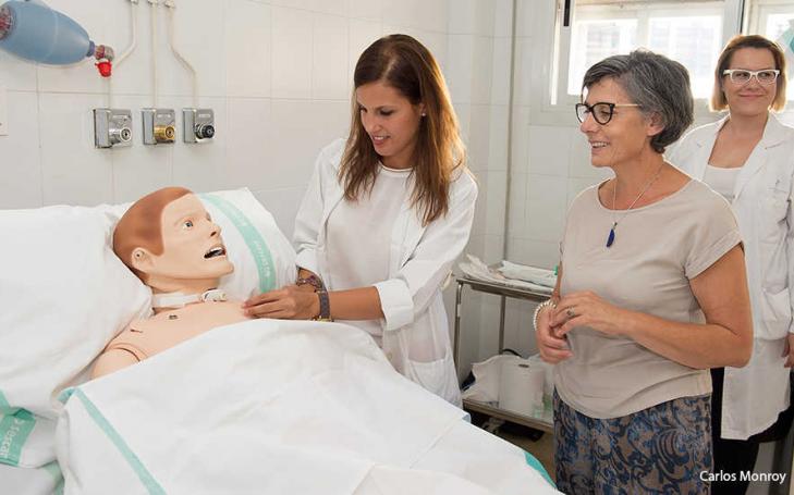 El Hospital de Parapléjicos y la UCAM forman con tecnología de simulación a cuidadores de lesionados medulares