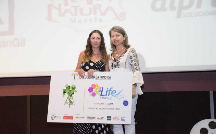 El proyecto Life Clean Up concede uno de los premios del festival La Luciérnaga Fundida