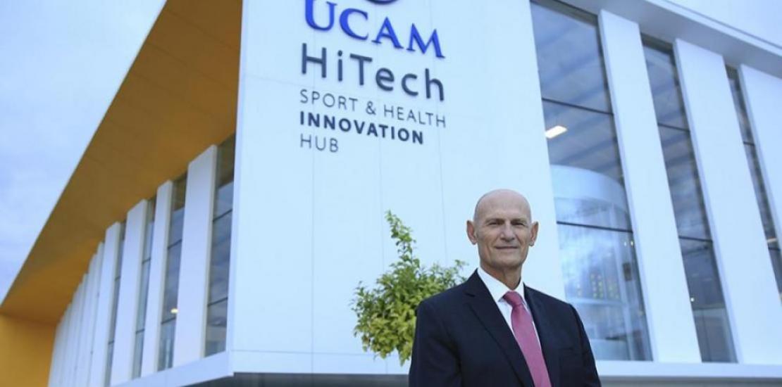 El doctor Juan Carlos Izpisua, catedrático de Biología del Desarrollo de la UCAM, en las instalaciones de UCAM HiTech