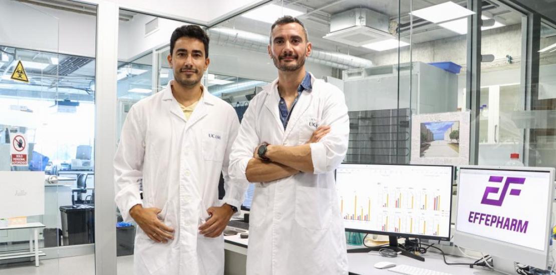 Los Investigadores Rubén Rabadán y Rubén Zapata en uno de los laboratorios de UCAM HiTECH