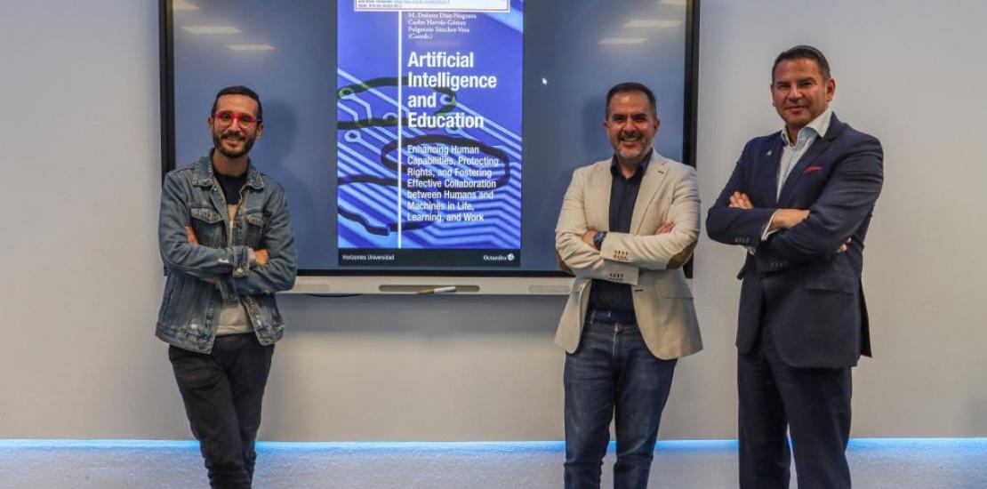 Los investigadores José Ortí Martínez, Manuel Pardo Ríos y Javier Plitt Stevens en la sala de realidad virtual de la UCAM.