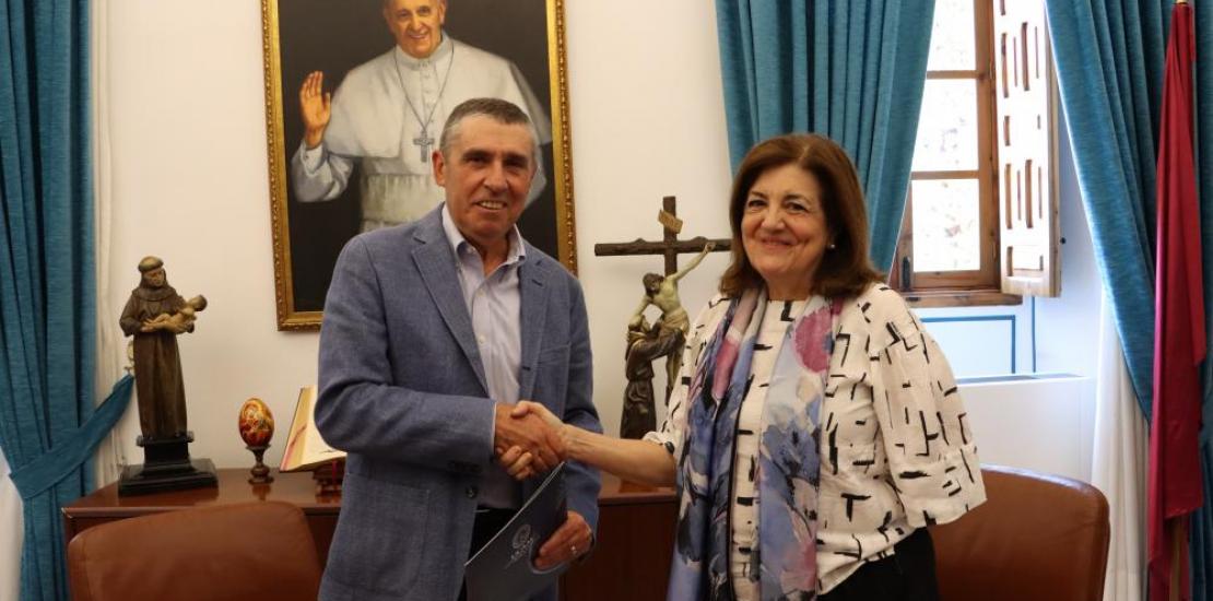  María Dolores García, presidenta de la UCAM, y Adolfo García Albaladejo, presidente de Fundación Ingenio, han rubricado la creación de la nueva cátedra.