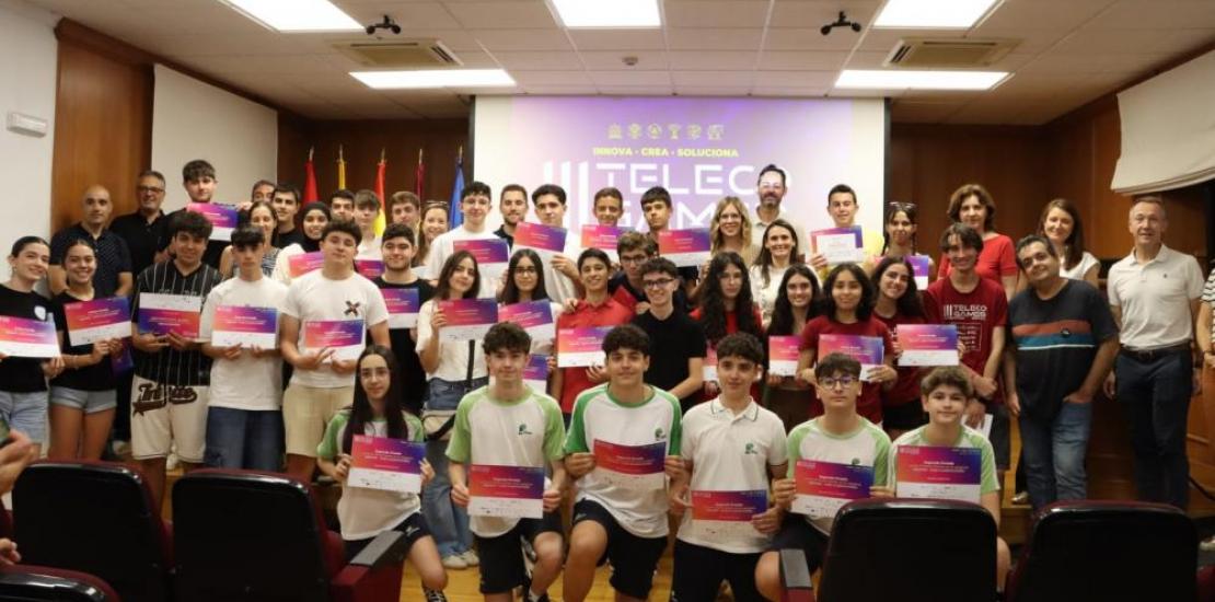 Fotografía de familia con todos los ganadores