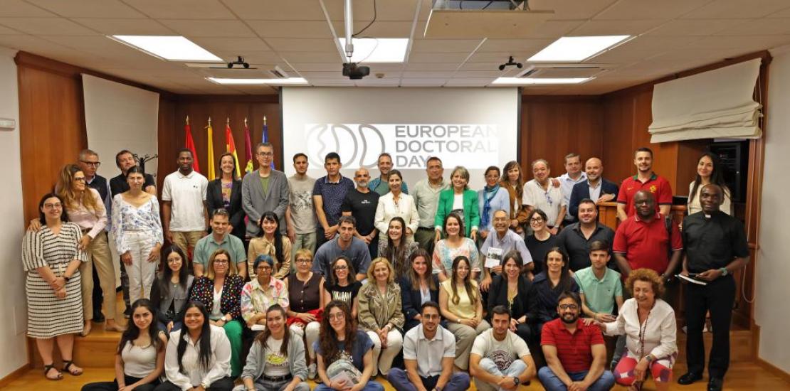 La vicerrectora de Investigación, Estrella Núñez, durante su intervención en la Jornada, celebrada en el Campus de Los Jerónimos.