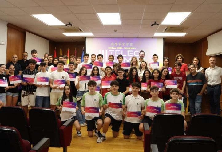 Fotografía de familia con todos los ganadores