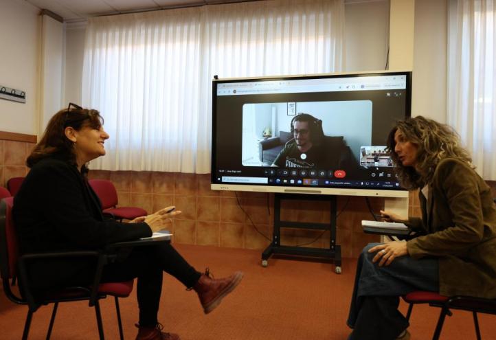 Los investigadores del estudio durante una reunión de trabajo