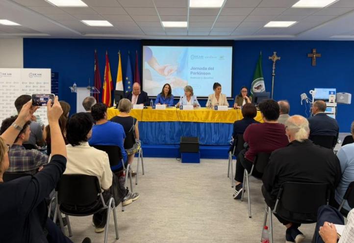 Los representantes institucionales de la Consejería, el Ayuntamiento de Cartagena, FEPAMUR y la UCAM durante el acto de apertura