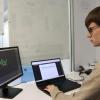 El investigador de la UCAM, Jochem Nelen, en la sala de trabajo del grupo BIO-HPC.