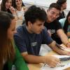 Explicación de alumnos a la decana de la facultad de deporte Lourdes Meroño